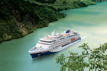 Expedition Central America with Panama Canal 