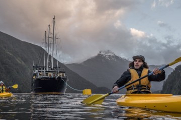 Explore Fiordland: Hike & Cruise