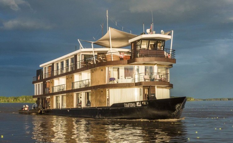 Zafiro ship