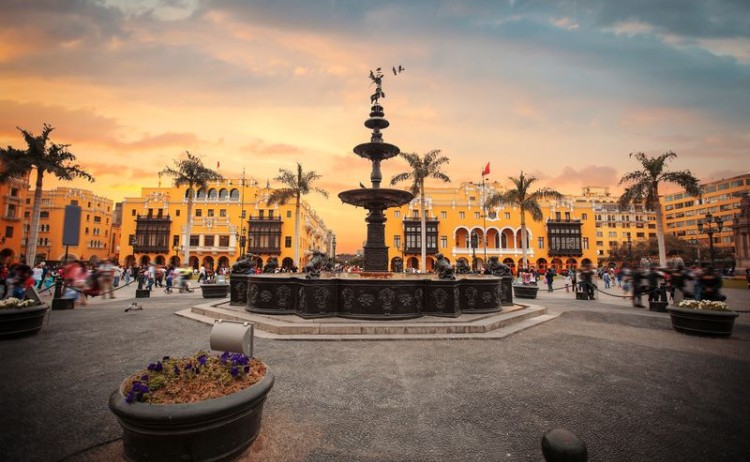 Signature Peru v2. Panoramic view of Lima from Miraflores.