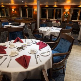 Ocean Adventurer dinning room