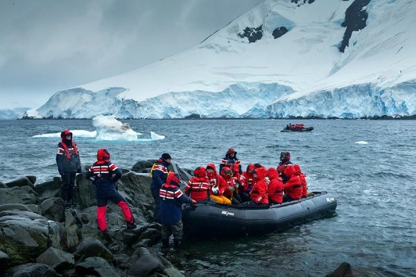 best Antarctic cruise with amazing guide and activities