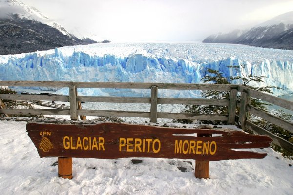 Perito Moreno Glacier sign shutterstock 10120894 By Melissa Schalke 800