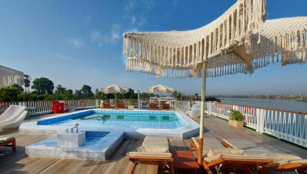 travel to Egypt and visit MS Tamr Henna