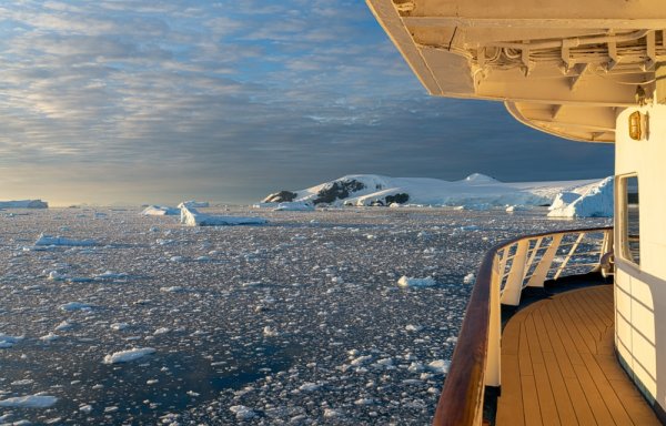 Antarctic expedition cruise in icy waters of Ciera Cove Antarctic expedition cruise in icy waters of Ciera Cove