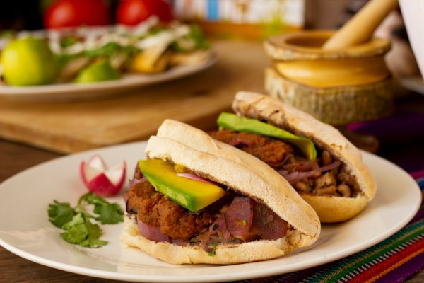 what to eat in MexicoTortas de poc chuc carne de cerdo asada con aguacte